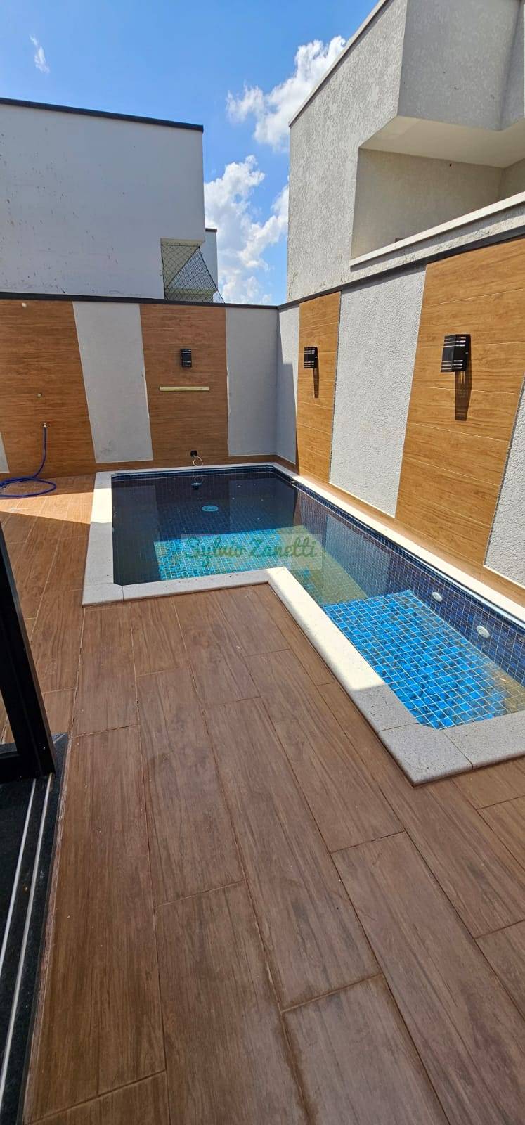 Linda residência térrea em Condomínio fechado - Residencial Terras da Estância - Ala do Bosque com piscina - Sylvio Zanetti Corretor de Imóveis