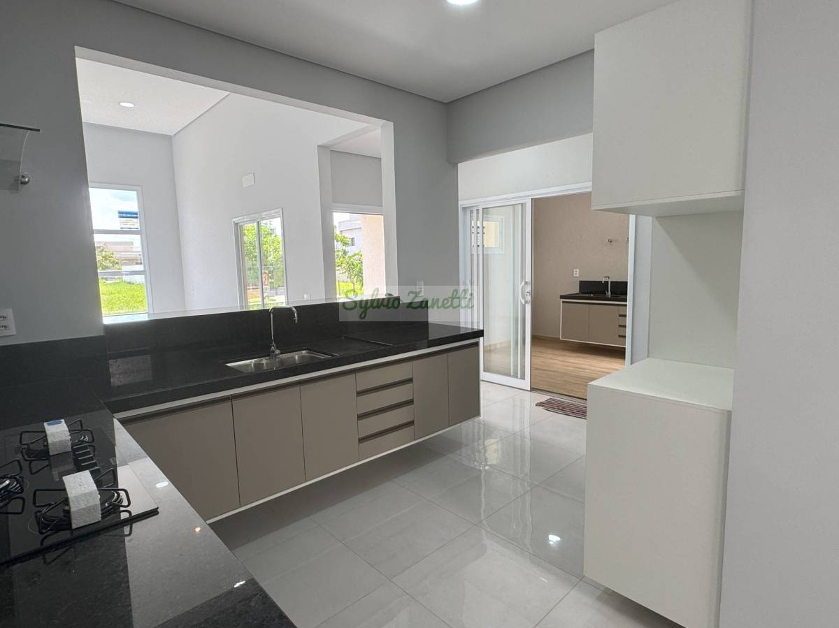 Linda residência térrea em Condomínio fechado - Residencial Terras da Estância - Ala dos Ypês – Paulínia-SP